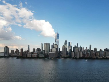 New York. New York 'ta. Manhattan şehir merkezindeki gökdelenler. New York City silueti, ABD 'de Manhattan şehri.