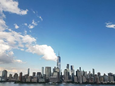 New York. New York City silueti, ABD 'de Manhattan şehri manzarası. New York City Manhattan Şehir Merkezi Skyline, Jersey City, New Jersey, ABD