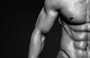Seksi manken. Kaslı vücut. Güçlü bir adam. Erkek vücut şekli. Atletik Adam üstsüz poz veriyor. Çıplak Gövde 'yle gey. Kaslı vücut modeli. Güçlü ve seksi üstsüz model. Baştan çıkarıcı eşcinsel. Çekici erkek vücudu.