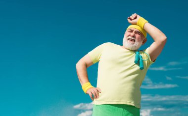 En iyi kardiyo egzersizi. Spor ve emeklilik konsepti. Sağlıklı yaşam tarzı kavramı