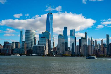 Manhattan güzel silueti, New York, Birleşik Devletler. Manhattan 'ın ortasındaki New York şehrinin gökyüzü manzarası. ABD NYC 'de. Amerikan büyük şehri
