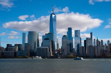 New York, New York. Kentsel Gökdelenler ABD ile New York City Skyline. New York City silueti, ABD 'de Manhattan şehri manzarası. Manhattan 'da panoramik manzara