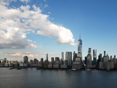 New York. New York 'ta. Manhattan şehir merkezindeki gökdelenler. New York City silueti, ABD 'de Manhattan şehri.