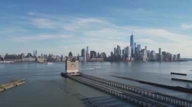 New York 'un gökdelenleri. Amerika 'ya git. New York, ABD. New York 'ta Manhattan manzarası. New York City, ABD şehir merkezi Manhattan finans bölgesi silüeti
