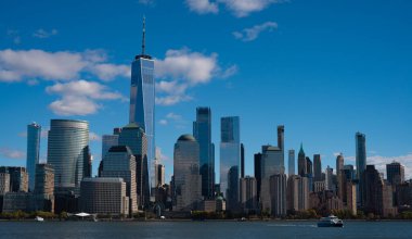 New York, Birleşik Devletler. Manhattan 'ın ortasındaki New York şehrinin silüeti. ABD, New York, New York, Manhattan. Amerikan büyük şehri. Aşağı Manhattan silueti. New York 'u seviyorum.