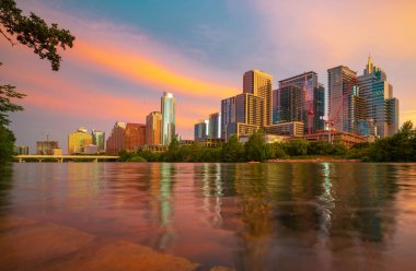 Austin, Teksas, ABD Colorado Nehri üzerinde ufuk çizgisi