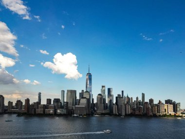 New York hava manzaralı. New York City silueti, ABD 'de Manhattan şehri manzarası. New York City Manhattan Şehir Merkezi Skyline, Jersey City, New Jersey, ABD