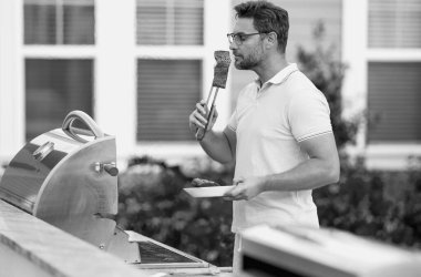 Izgarada ızgara pişir somon hazırla.