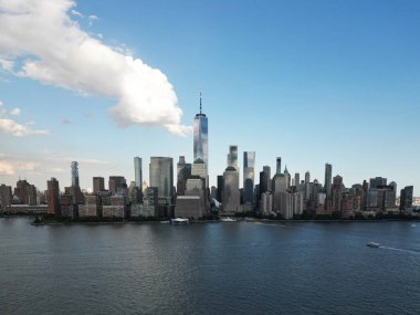 New York. New York 'ta. Manhattan şehir merkezindeki gökdelenler. New York City silueti, ABD 'de Manhattan şehri.