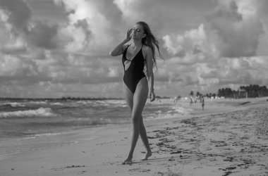 Hawaii Beautiful womans body in sexy bikini on beach. Sensual girl in bikini on sea. Outdoor fashion photo of beautiful fit slim woman at sea. Beach travel. Summer vibes