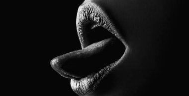 Dilini çıkar. Şatafatlı, büyüleyici sanat ağzı. Seksi dilli. Güzel ağız.