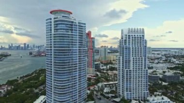 Miami Sahili, Güney Sahili. Miami Beach silueti. Miami şehir manzarası, hava manzarası. Miami kıyı şeridi, kıyı, okyanus kıyısı manzarası