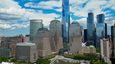 New York hava manzaralı. New York City silueti, ABD 'de Manhattan şehri manzarası. New York City Manhattan Şehir Merkezi Skyline, Jersey City, New Jersey, ABD