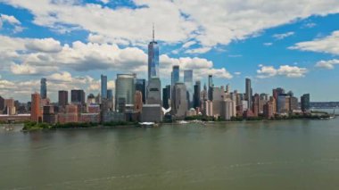 New York hava manzaralı. New York City silueti, ABD 'de Manhattan şehri manzarası. New York City Manhattan Şehir Merkezi Skyline, Jersey City, New Jersey, ABD