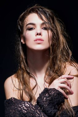 Genç modelin yüzü. Seksi kadın yüzünü kapat. Şehvetli bir kadının güzel yüzü. Seksi modelin portresi. Şehvetli kadın yüzü. Güzel bir kızın yakın plan portresi. Vogue bakışı. Moda kızı portresi