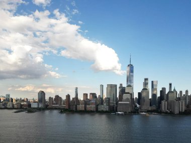 New York. New York 'ta. Manhattan şehir merkezindeki gökdelenler. New York City silueti, ABD 'de Manhattan şehri.