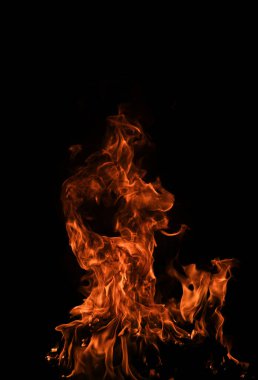 Ateş alevi. Siyah arkaplanda yanan ışıklar