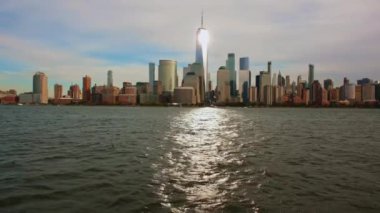 New York, New York, New York. Manhattan 'ın ortasındaki New York şehrinin gökyüzü manzarası. ABD, New York, New York, Manhattan. Amerikan büyük şehri. Aşağı Manhattan silueti. New Jersey 'den New York. Manhattan şehir merkezi.