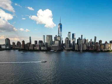 New York hava manzaralı. New York City silueti, ABD 'de Manhattan şehri manzarası. New York City Manhattan Şehir Merkezi Skyline, Jersey City, New Jersey, ABD