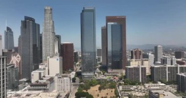 Los Angeles California Skyline Panoraması. Kaliforniya, Los Angeles 'taki gökdelenler. LA Gökdelenler Arkaplanı. Los Angeles şehir merkezinin gökyüzü manzarası. Los Angeles şehir merkezi ufuk çizgisi
