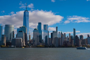 New York, New York. Kentsel Gökdelenler ABD ile New York City Skyline. New York City silueti, ABD 'de Manhattan şehri manzarası. Manhattan 'da panoramik manzara