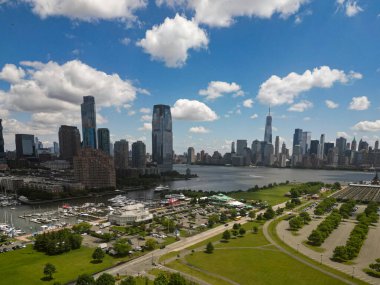 New York hava manzaralı. New York City silueti. ABD 'de Manhattan' ın park ve şehir manzarası. New York City, Manhattan, Downtown Skyline, Jersey City, ABD