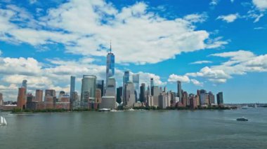 New York hava manzaralı. New York City silueti, ABD 'de Manhattan şehri manzarası. New York City Manhattan Şehir Merkezi Skyline, Jersey City, New Jersey, ABD