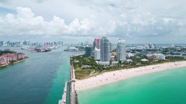 Miami Sahili, Güney Sahili. Miami Beach silueti. Miami şehir manzarası, hava manzarası. Miami kıyı şeridi, kıyı, okyanus kıyısı manzarası