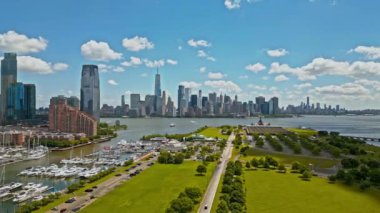 New York hava manzaralı. New York City silueti. ABD 'de Manhattan' ın park ve şehir manzarası. New York City, Manhattan, Downtown Skyline, Jersey City, ABD