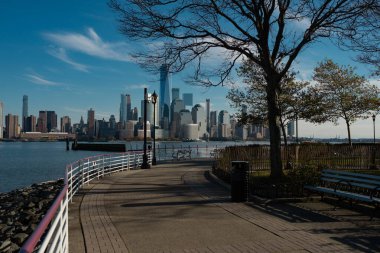 New York, Birleşik Devletler. Manhattan 'ın ortasındaki New York şehrinin silüeti. ABD, New York, New York, Manhattan. Amerikan büyük şehri. Aşağı Manhattan silueti. New York 'u seviyorum.
