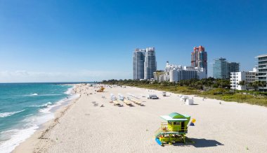Miami plajı şehir manzarası. Miami yaz havası manzarası. Miami sahil şeridi. Güney Sahili Miami hava manzarası. Florida 'daki mavi okyanus silueti. Miamis şehir manzarası. Okyanus kıyısında. Amerika 'da yaz tatili