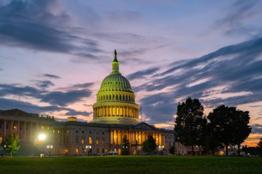 Başkentin Capitol sembolü. Bağımsızlık Günü. Birleşik Devletler Kongre Yönetimi. Kongre Washington, DC 'de. Amerikan demokrasisi. Capitol tarihi binası. Capitol ufuk çizgisinde