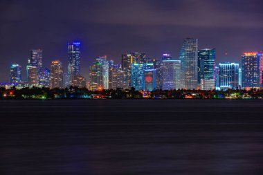 Miami manzarası, gece - panoramik görüntü
