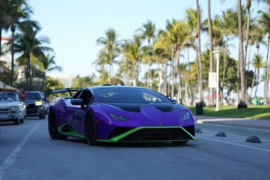3 Nisan 2025. Miami mi? Lambo konsepti. Yazın Lamborghini spor arabası. Lamborghini süper arabası. Lambo tasarımı. Lamborghini Huracan spor arabası. Supercar Lamborghini yakın plan. V12 motor. Lüks araba.
