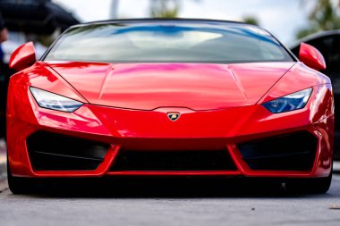 3 Nisan 2025. Miami mi? Lambo konsepti. Lamborghini spor arabası yolda. Lamborghini süper arabası. Lambo tasarımı. Lamborghini Huracan spor arabası. Supercar Lamborghini yakın plan. V12 motor. Lüks araba.
