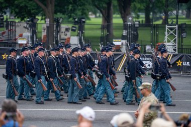 14 Haziran 2025, Washington - ABD Ordusu 250. yıldönümü. Amerikan Ordusu 'nun doğum günü. Ordu yıldönümü. Amerikan Askeri Yürüyüşü. Ordu Tarihi Kutlaması. Amerikan birlikleri geçit töreni. ABD Askeri Etkinliği. Üniformalı askerler