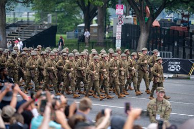14 Haziran 2025, Washington - ABD Ordusu 250. yıldönümü. Amerikan Ordusu 'nun doğum günü. Ordu yıldönümü. Amerikan Askeri Yürüyüşü. Ordu Tarihi Kutlaması. Amerikan birlikleri geçit töreni. ABD Askeri Etkinliği. Üniformalı askerler