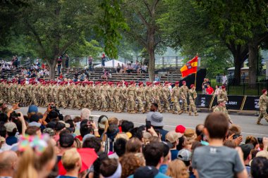 14 Haziran 2025, Washington - ABD Ordusu 250. yıldönümü. Başkentin geçit töreni. Üniformalı askerler. Amerikan Vatanseverliği. Ordu mirası. Ulusal Kutlama. Birleşik Devletler Ordusu 250. ABD Ordusu Görüntüsü