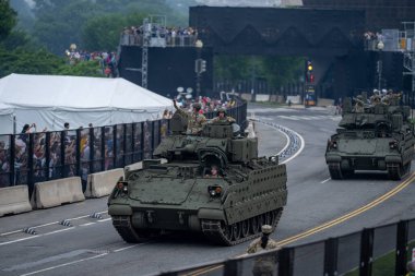 14 Haziran 2025, Washington - ABD Ordusu 250. yıldönümü. Gaziler geçidi. Savunma Kutlaması. Parade 'deki askeri araçlar. Askeri gruplar. Amerikan Ordusu Töreni. Ulusal Anma