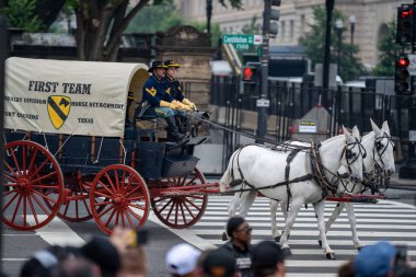 14 Haziran 2025, Washington - ABD Ordusu 250. yıldönümü. Birleşik Devletler Ordusu 250. Üst geçit gösterisi. Askeri güç. Tarihi Askeri Geçit Töreni. Vatansever Ruh. Ordu Kuvvetleri Görüntüleme