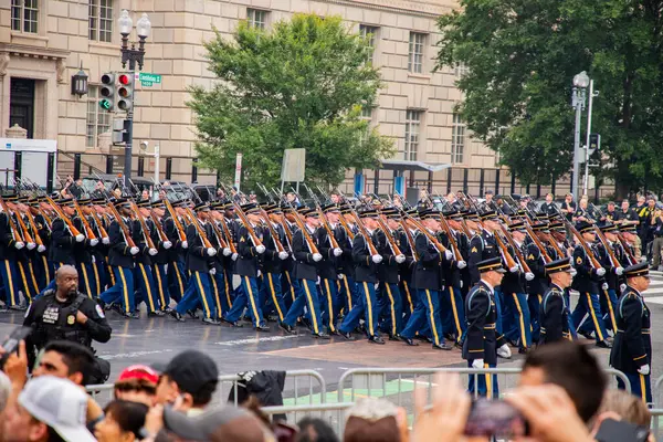 14 Haziran 2025, Washington - ABD Ordusu 250. yıldönümü. Amerikan Ordusu 'nun doğum günü. Ordu yıldönümü. Amerikan Askeri Yürüyüşü. Ordu Tarihi Kutlaması. Amerikan birlikleri geçit töreni. ABD Askeri Etkinliği. Üniformalı askerler