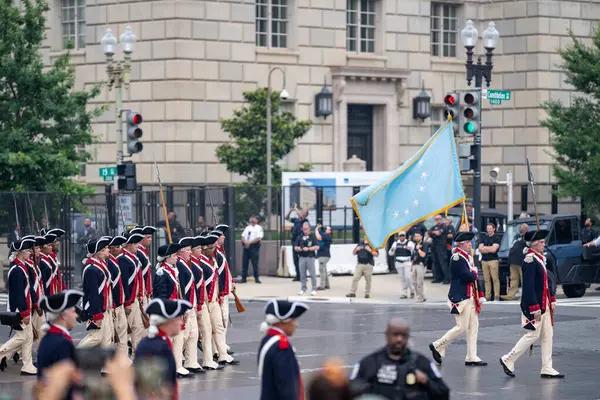 14 Haziran 2025, Washington - ABD Ordusu 250. yıldönümü. Amerikan Ordusu Kutlaması. Washington DC Askeri Yürüyüşü. Silahlı Kuvvetler Geçidi. Gaziler onurlandırıldı. Amerikan Askerleri. Askeri üniformalar.