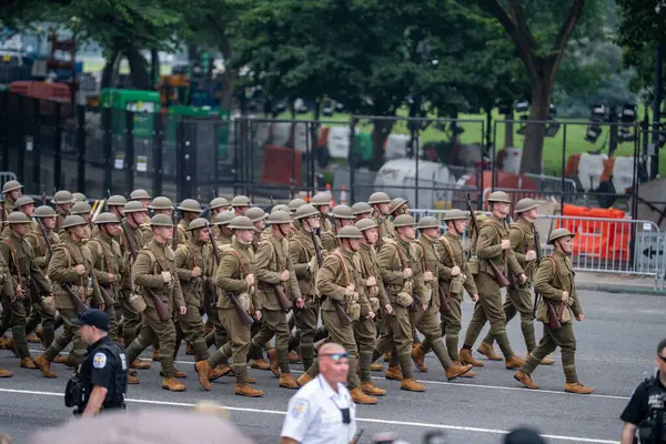 14 Haziran 2025, Washington - ABD Ordusu 250. yıldönümü. Amerikan Ordusu Kutlaması. Washington DC Askeri Yürüyüşü. Silahlı Kuvvetler Geçidi. Gaziler onurlandırıldı. Amerikan Askerleri. Askeri üniformalar.