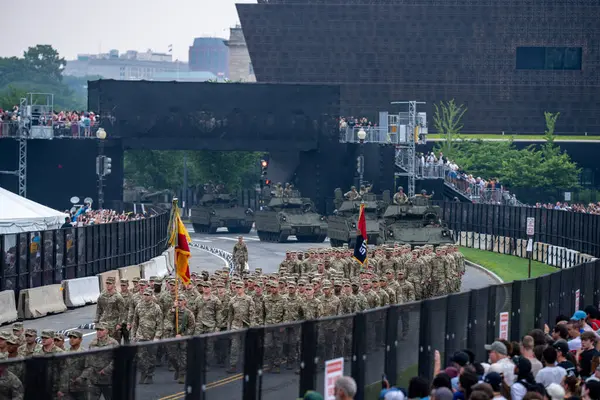 14 Haziran 2025, Washington - ABD Ordusu 250. yıldönümü. Birleşik Devletler Ordusu 250. Üst geçit gösterisi. Askeri güç. Tarihi Askeri Geçit Töreni. Vatansever Ruh. Ordu Kuvvetleri Görüntüleme