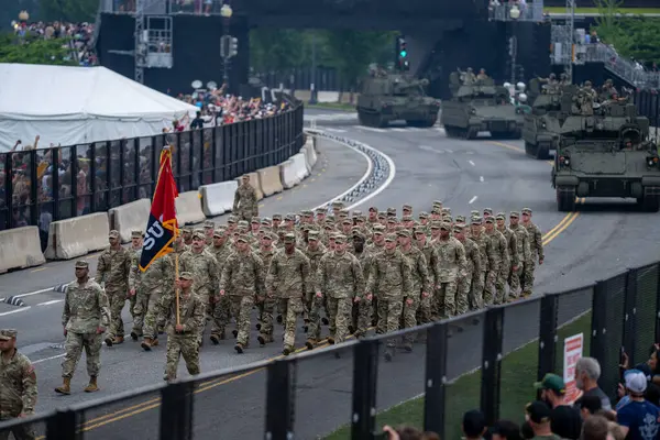 14 Haziran 2025, Washington - ABD Ordusu 250. yıldönümü. Amerikan Ordusu 'nun doğum günü. Ordu yıldönümü. Amerikan Askeri Yürüyüşü. Washington DC Askeri Yürüyüşü. Amerikan Silahlı Kuvvetleri. Ordu Tarihi Kutlaması