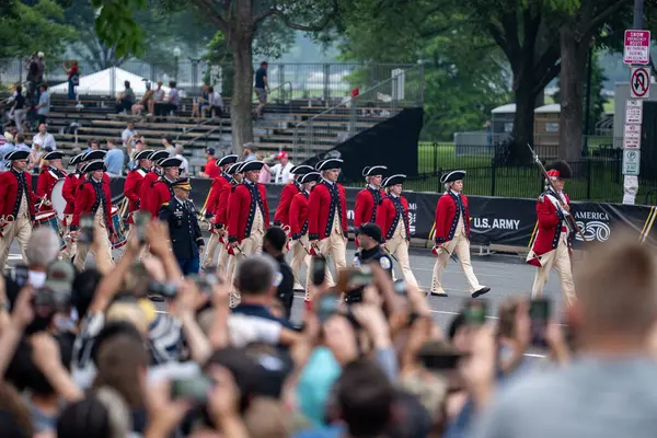 14 Haziran 2025, Washington - ABD Ordusu 250. yıldönümü. Ordu Tarihi Kutlaması. Amerikan birlikleri geçit töreni. Vatansever Mart. ABD Askeri Etkinliği. Ordu mirası. Askerler yürüyor. Gaziler Geçidi