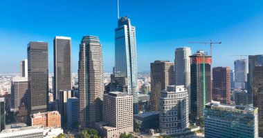 Los Angeles şehri. Los Angeles şehir merkezi hava manzaralı. Los Angeles silueti. Los Angeles Panoraması. Los Angeles 'a tepeden bak. Los Angeles şehir merkezi kuleleri. Los Angeles siluetinin panoramik manzarası. Kaliforniya 'daki Amerikan şehri