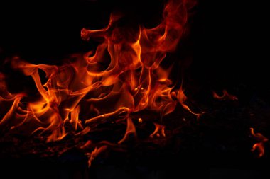Sanat arkaplanda yanan ateş alevi