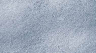 Kar kaplıyor. Kış dönemi. Arka planda kar var. Kar temizleyicisi. Beyaz kar arka planı. Kış ya da Noel tasarımı için kar tabakası