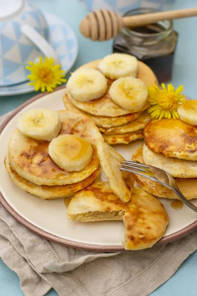 Icelandic Traditional Oatmeal Pancakes Lummur Bananas Honey — Stock Photo, Image